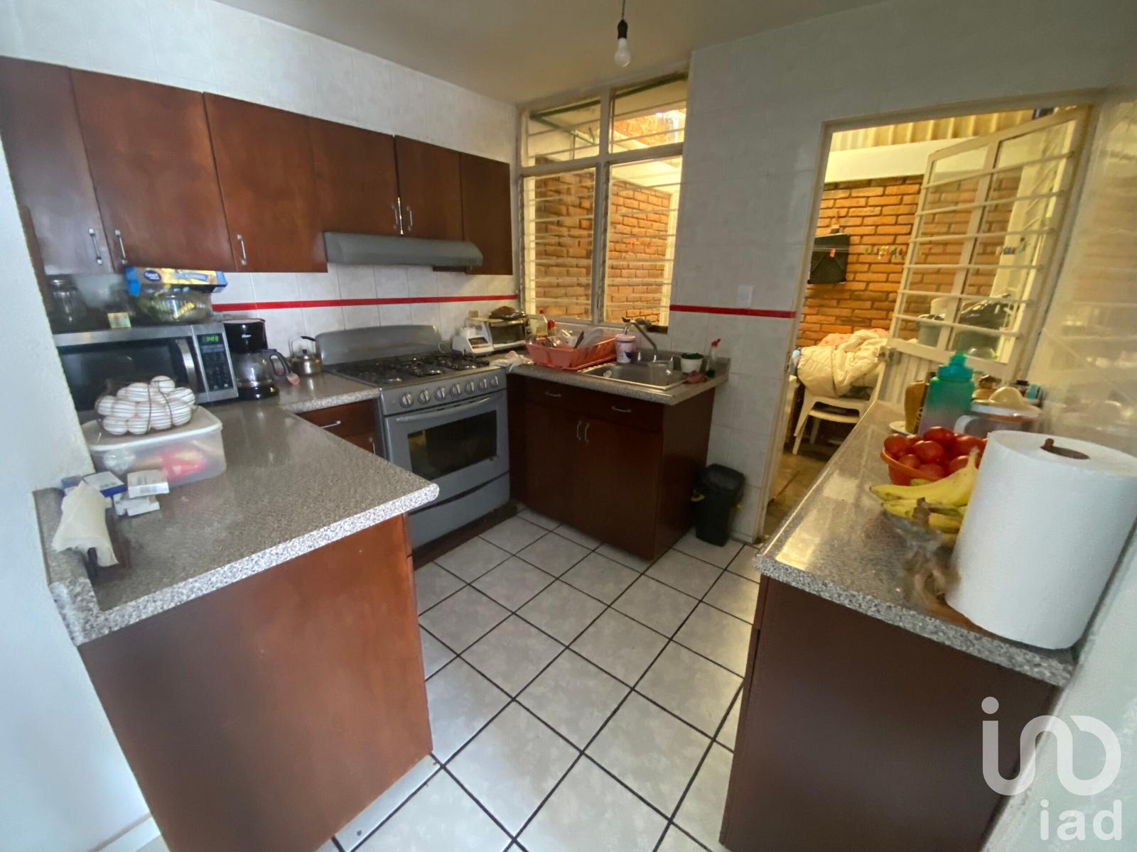 CASA EN VENTA EN JARDINES DE TORREMOLINOS MORELIA, CERCA DE LA VOZ Y AV. PERIODISMO MORELIA