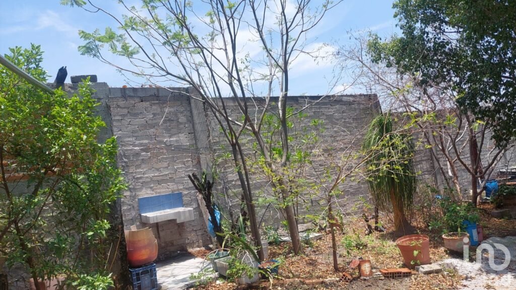 Terreno en venta a pie de carretera   en   Apaseo el Alto Municipio de Apaseo el Alto Guanajuato