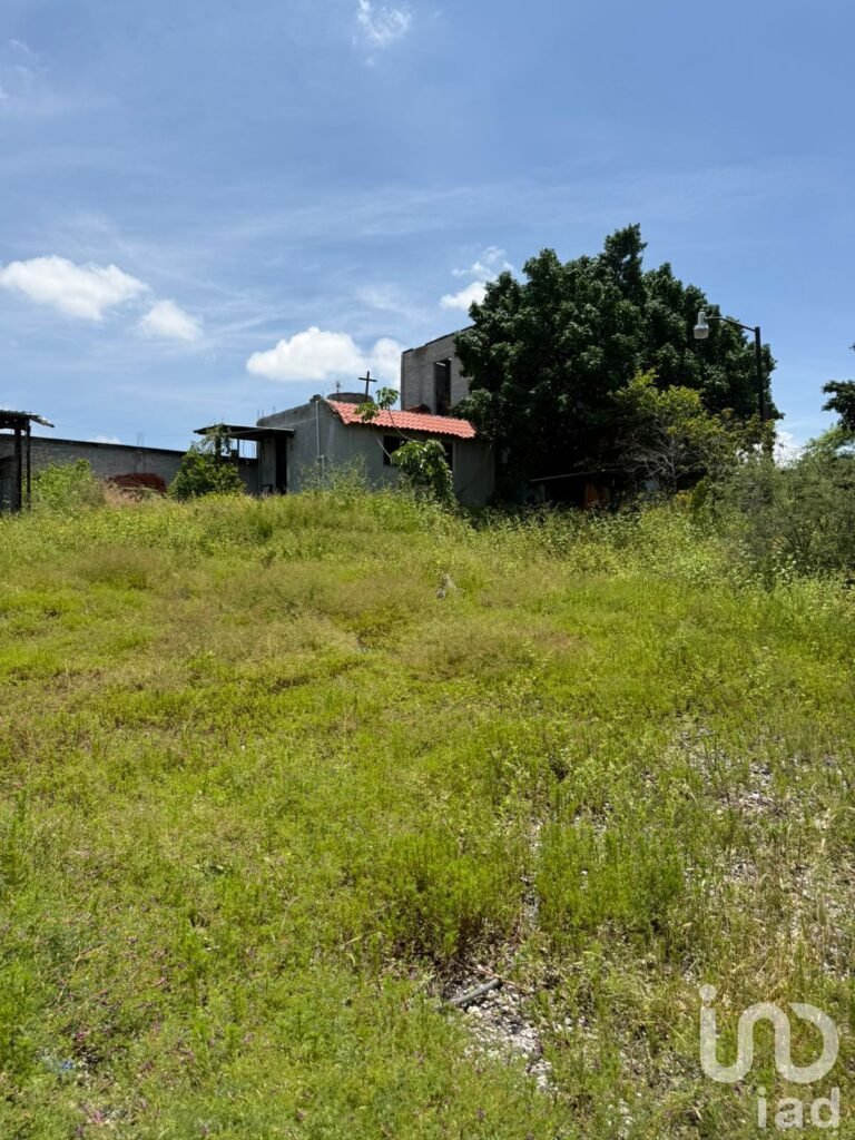 Terreno en venta a pie de carretera   en   Apaseo el Alto Municipio de Apaseo el Alto Guanajuato