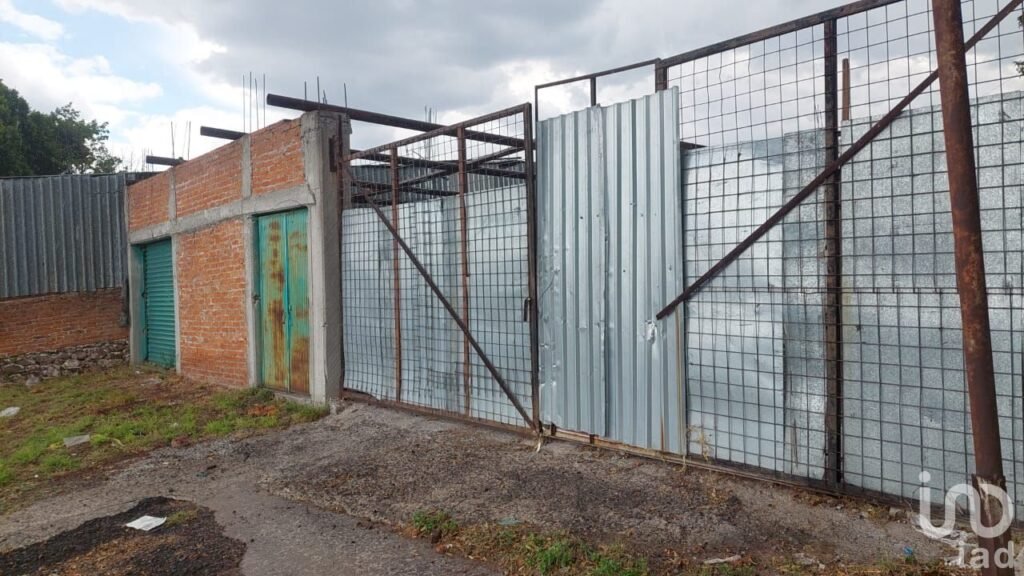 Terreno en venta a pie de carretera   en   Apaseo el Alto Municipio de Apaseo el Alto Guanajuato