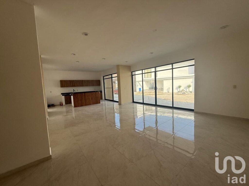 CASA EN VENTA EN RESIDENCIAL ROYAL CAMPESTRE