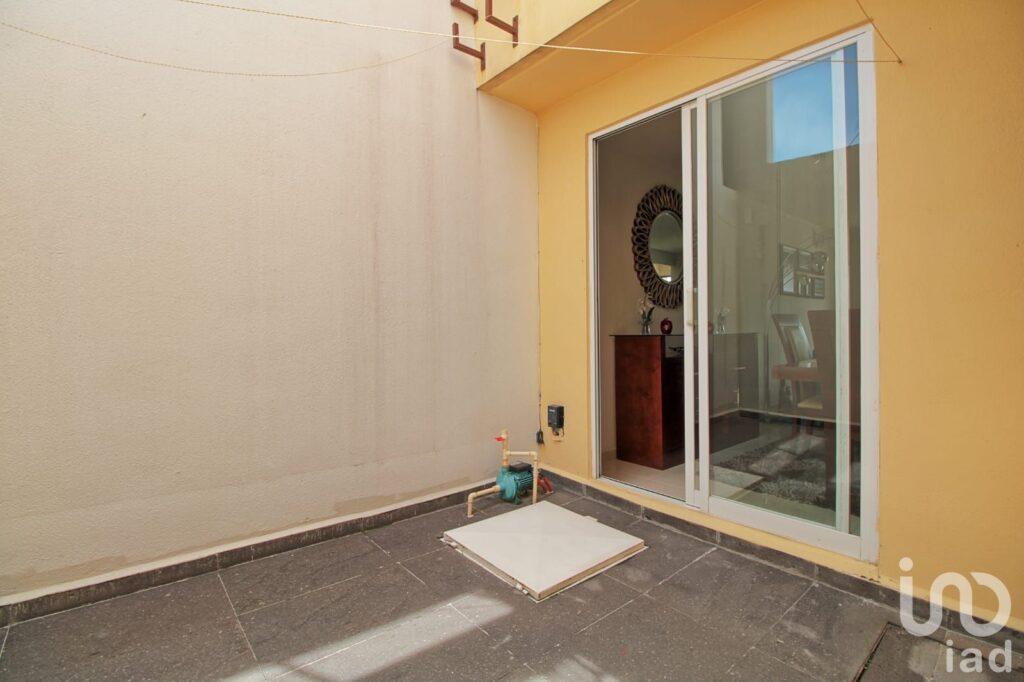 CASA EN VENTA CON DISEÑO ALEMAN EN SAN LORENZO ALMECATLA , CUAUTLANCINGO