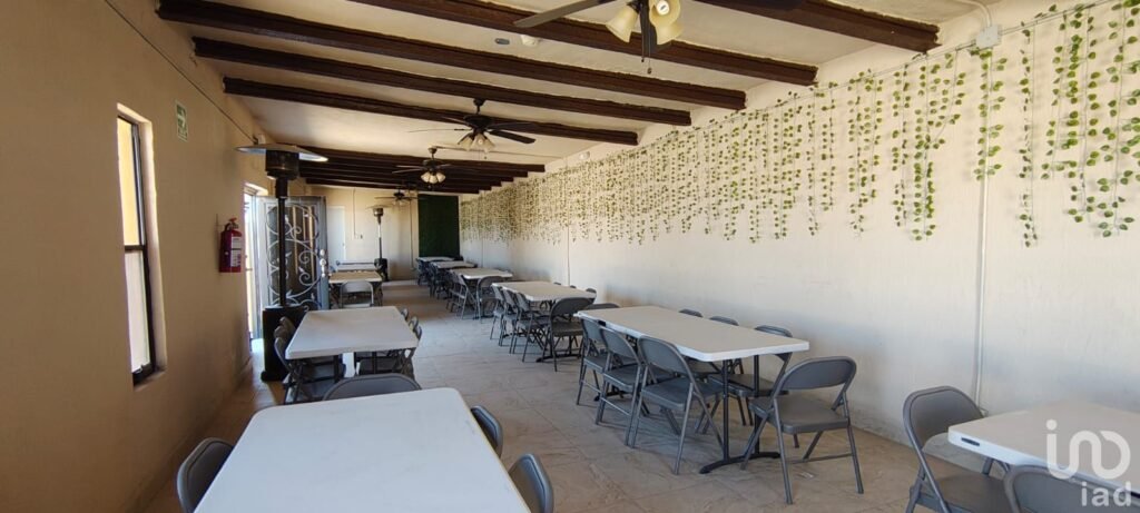 Terraza con alberca en venta, 1700 m2 en La Cuesta