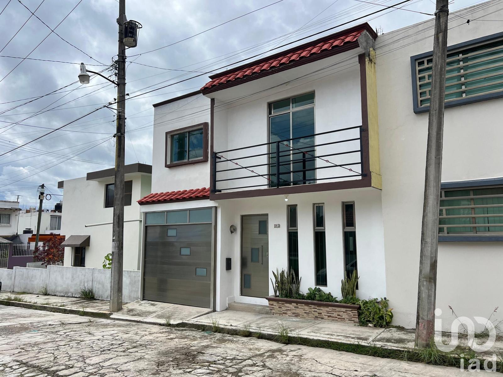 Casa en venta en colonia Jacarandas, Las Trancas, Emiliano Zapata, Veracruz.