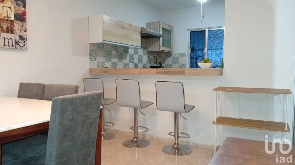 Casa Amueblada en Santa Fe, Playa del Carmen, 2 Recamaras, 2 baños, 2 cajones estacionamiento