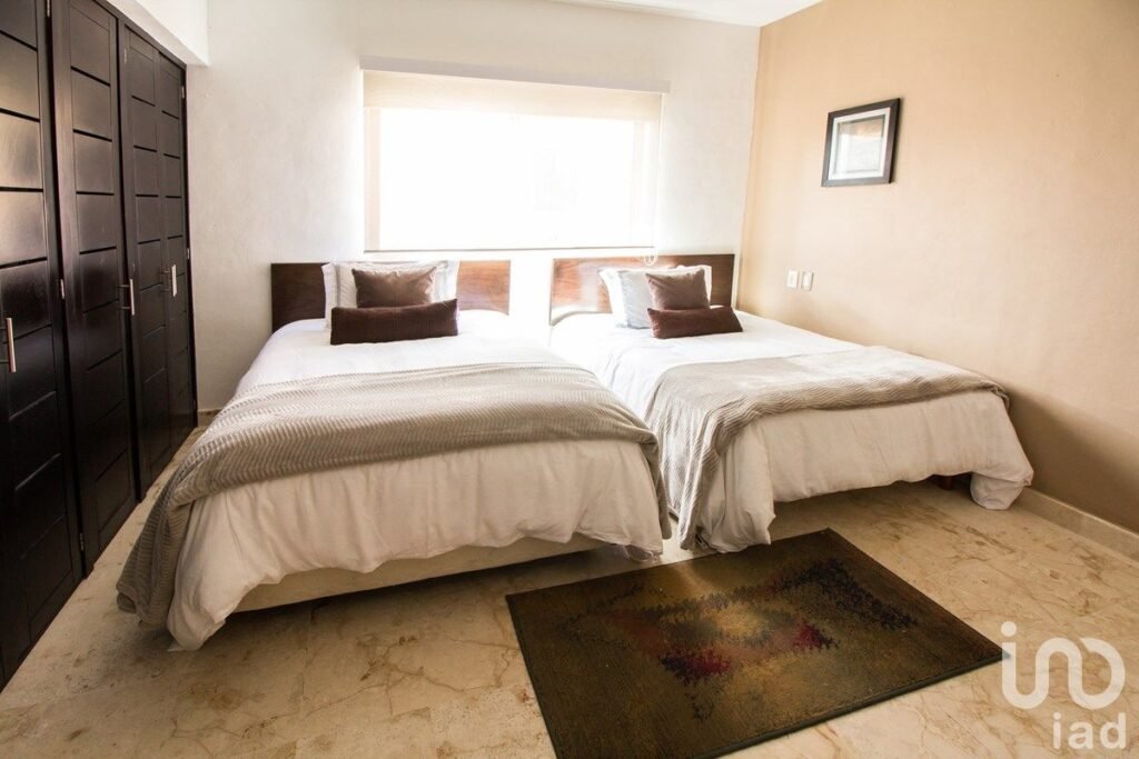 Condo Frente a la playa, de 3 recamaras a pasos de la 5a Avenida