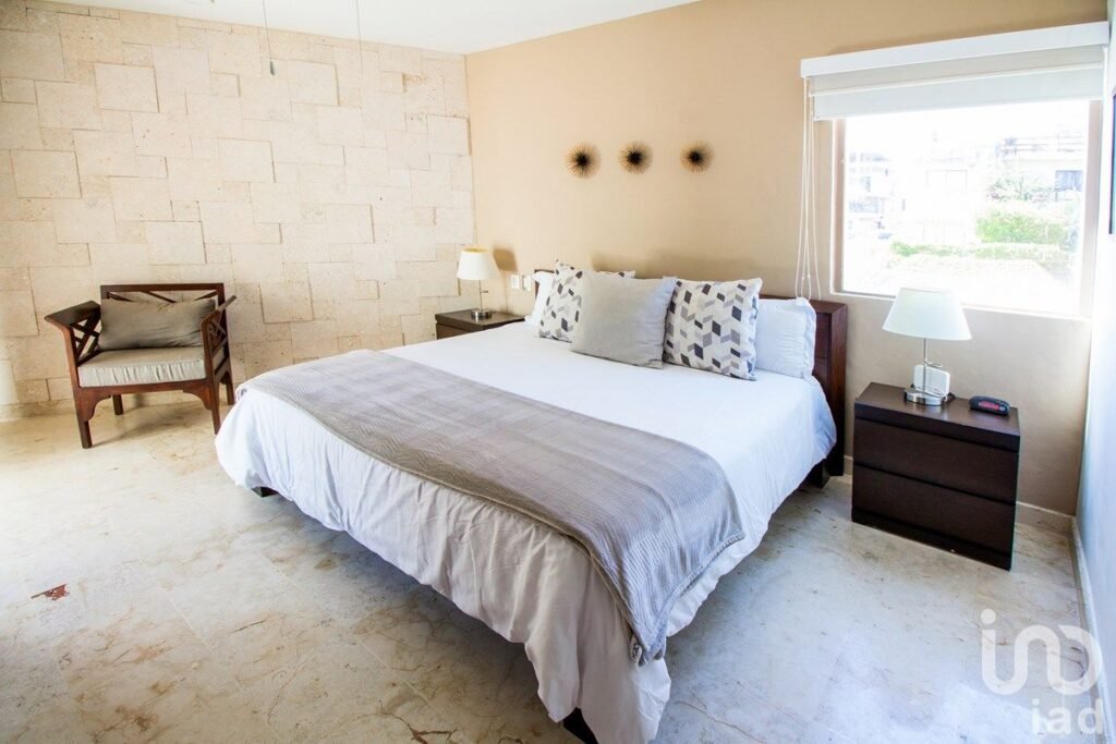 Condo Frente a la playa, de 3 recamaras a pasos de la 5a Avenida