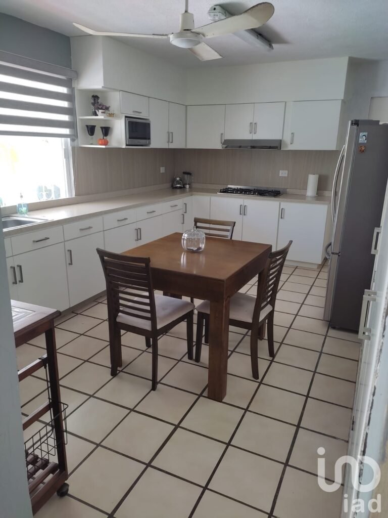 CASA EN VENTA EN EL DORADO - ZONA DORADA DE MAZATLÁN