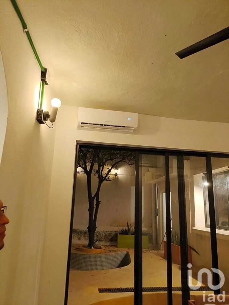 CASA EN RENTA EN CENTRO DE MÉRIDA, FRENTE PARQUE DE LA PLANCHA