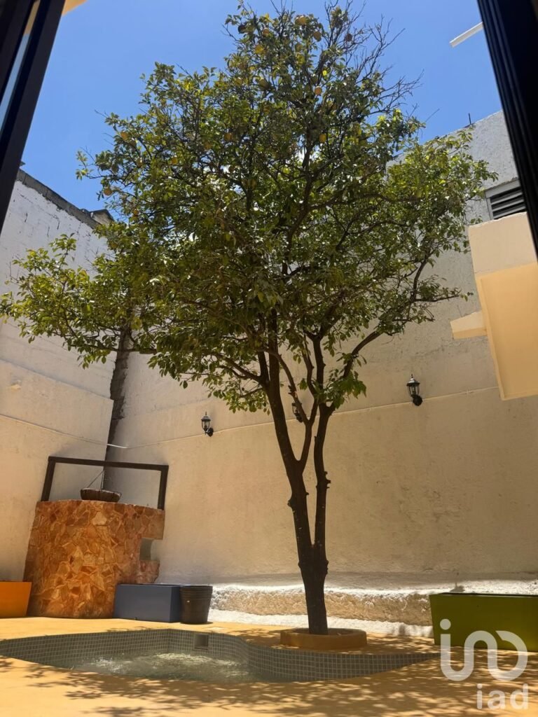 CASA EN RENTA EN CENTRO DE MÉRIDA, FRENTE PARQUE DE LA PLANCHA