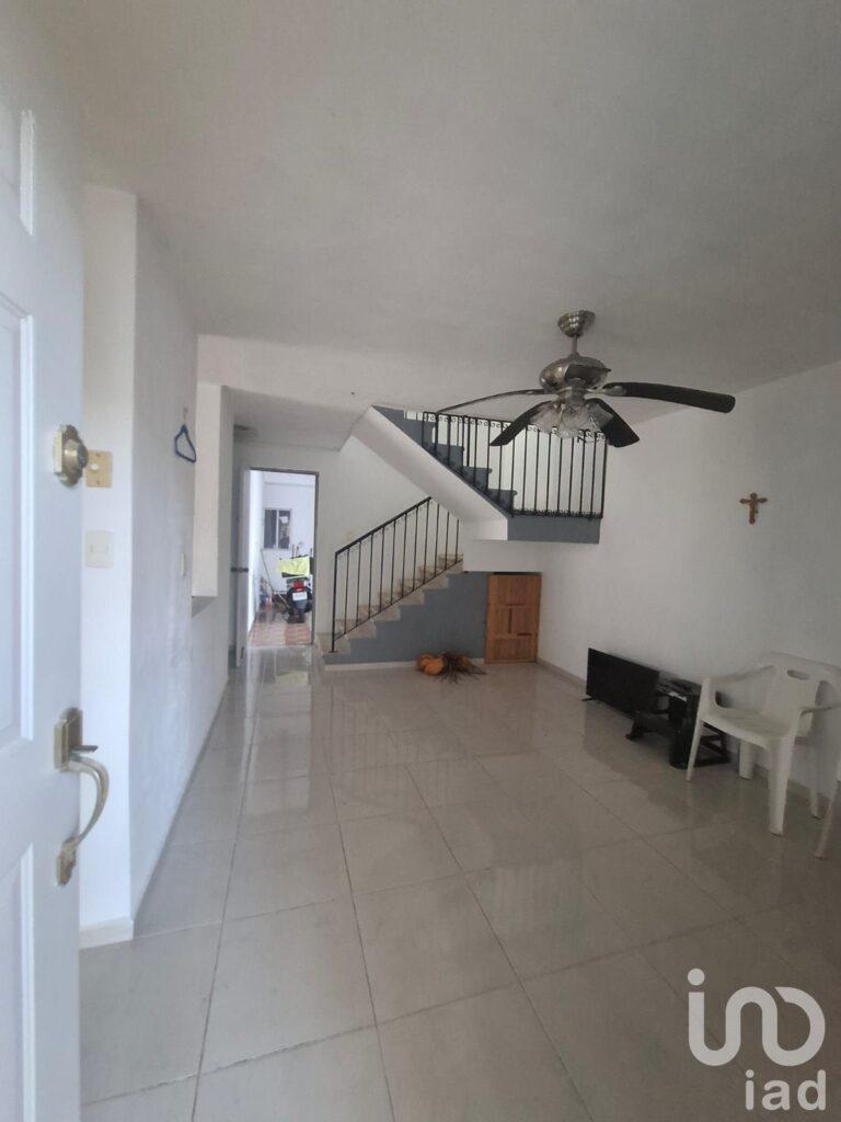 VENTA CASA EN ESQUINA FRACC LAS AMERICAS, MERIDA, YUCATAN