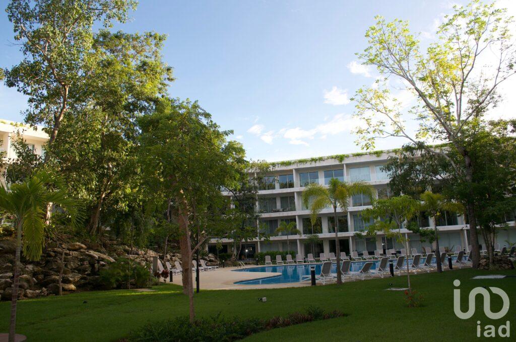 Playacar Venta de Departamento en The Leaf