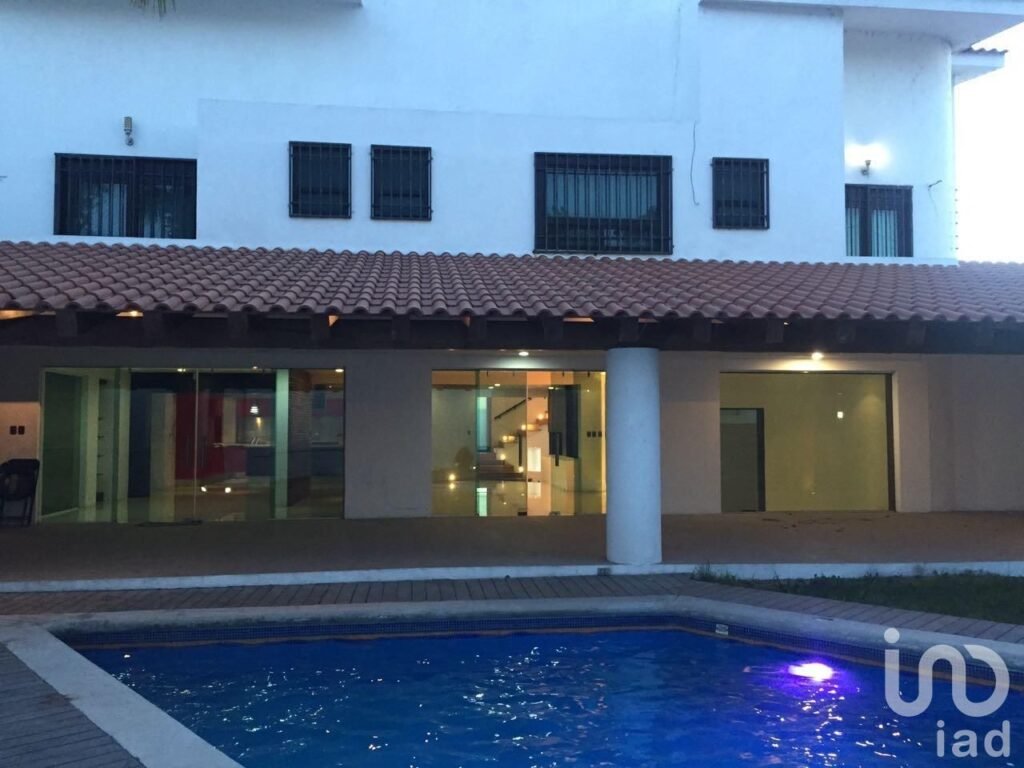 Hermosa casa con alberca en Fracc San Miguel