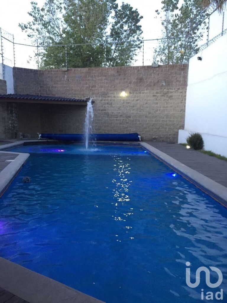 Hermosa casa con alberca en Fracc San Miguel