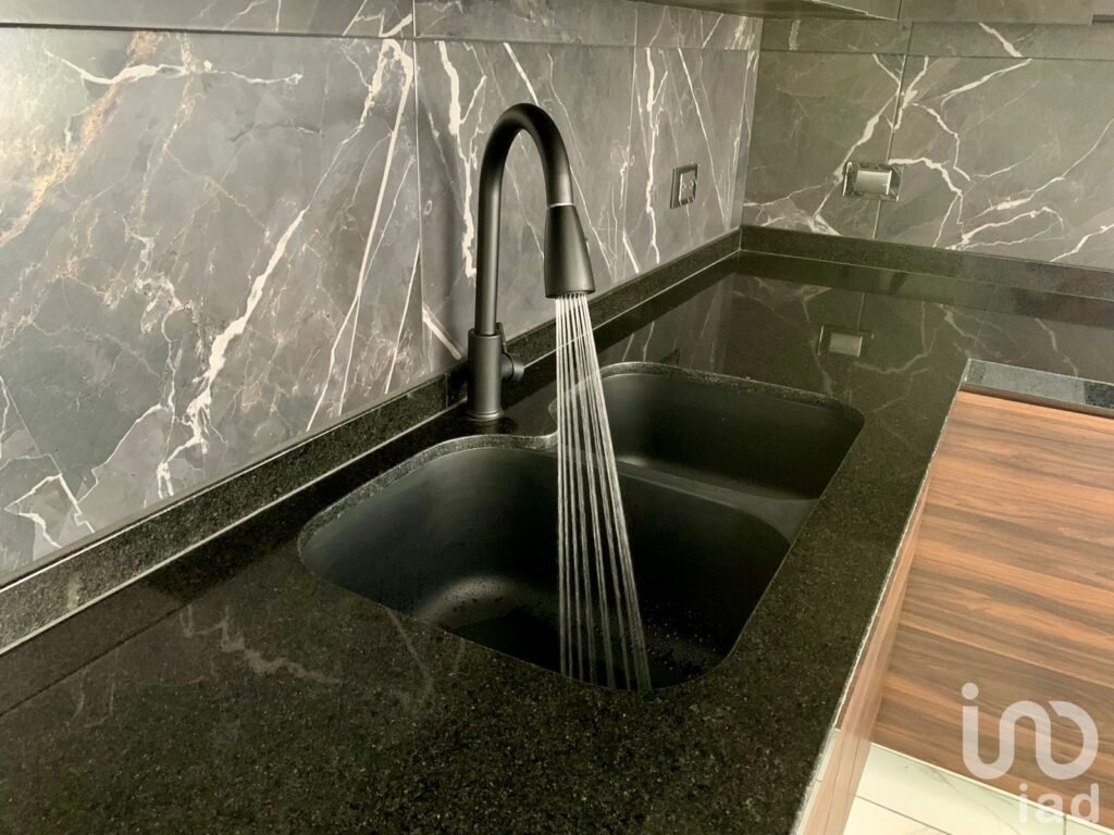 ZONA DORADA (DELICIAS) CASA NUEVA EN VENTA...