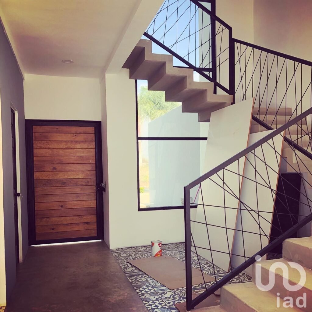 LOMAS DE CORTÉS EN CUERNAVACA, CON SEGURIDAD DENTRO DE UN FRACCIONAMIENTO...