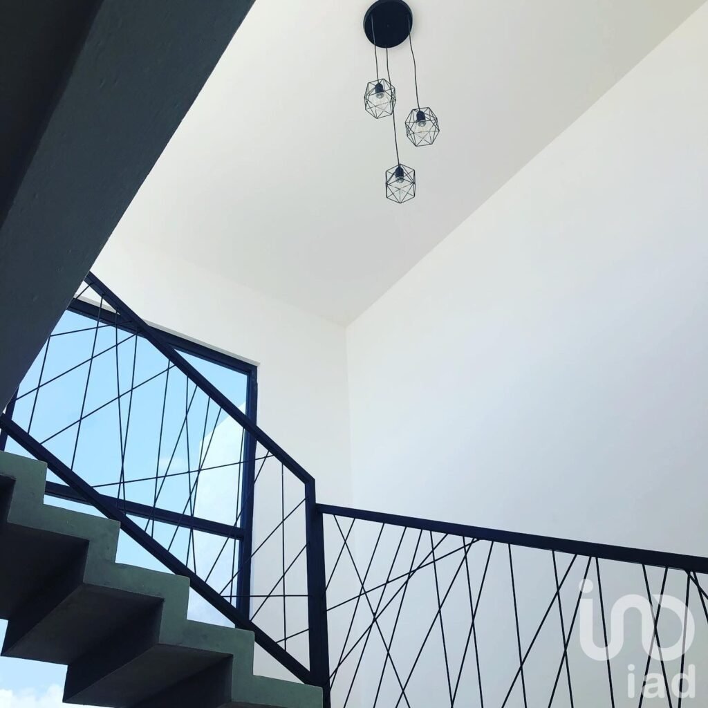 LOMAS DE CORTÉS EN CUERNAVACA, CON SEGURIDAD DENTRO DE UN FRACCIONAMIENTO...