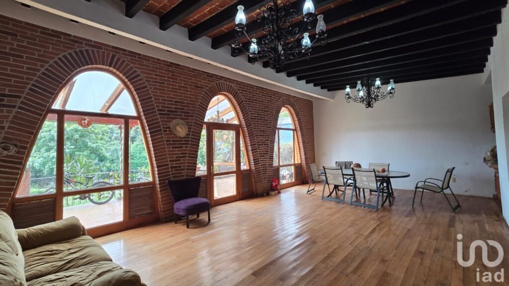 RENTA  DE CASA EN RANCHO CORTÉS EN PRIVADA CON AMPLIO JARDÍN...