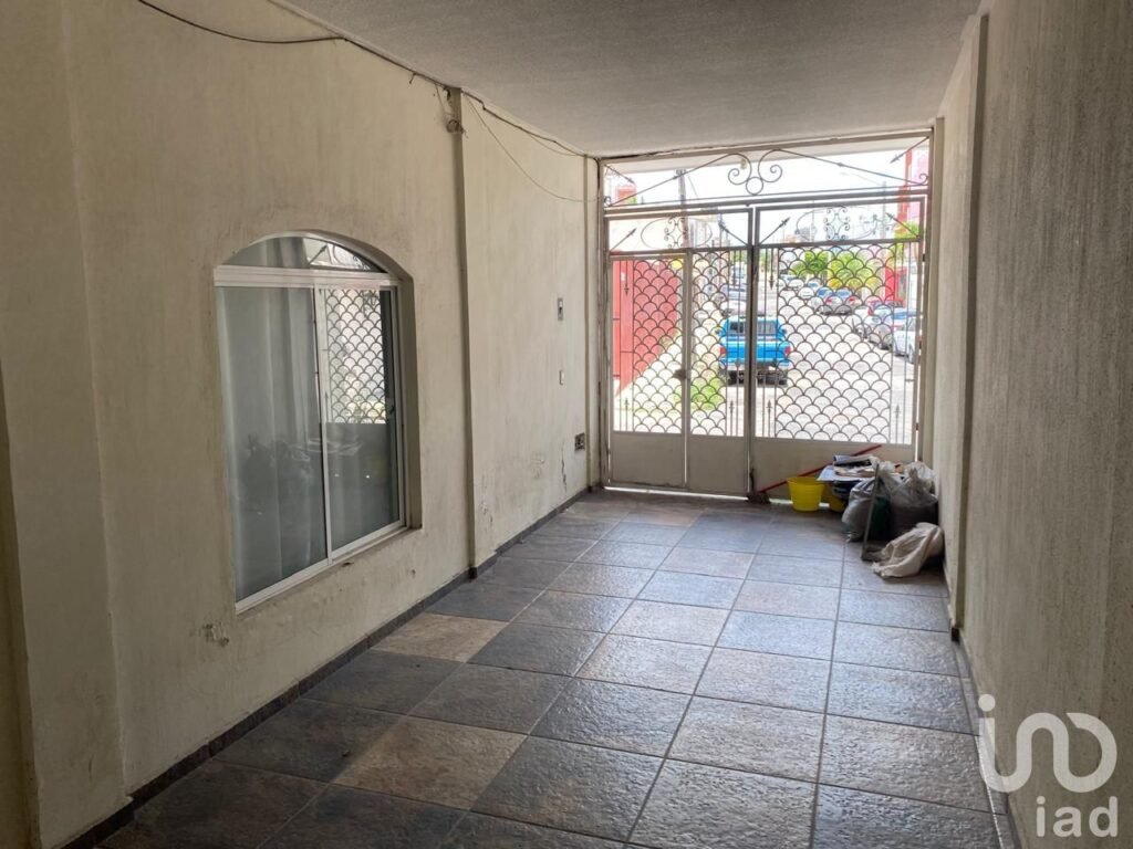 Renta de locales, adaptables para oficinas, consultorios o comercio, excelente ubicación.