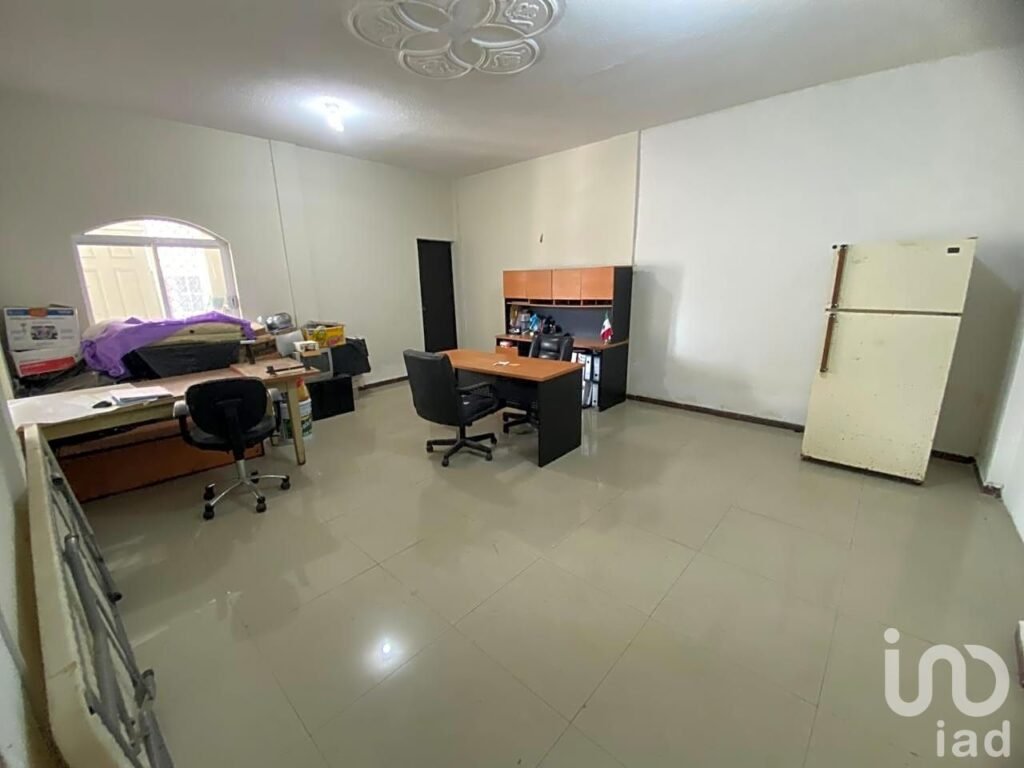 Renta de locales, adaptables para oficinas, consultorios o comercio, excelente ubicación.