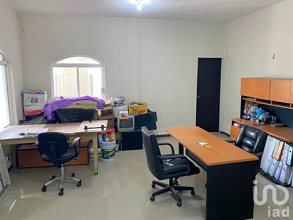 Renta de locales, adaptables para oficinas, consultorios o comercio, excelente ubicación.