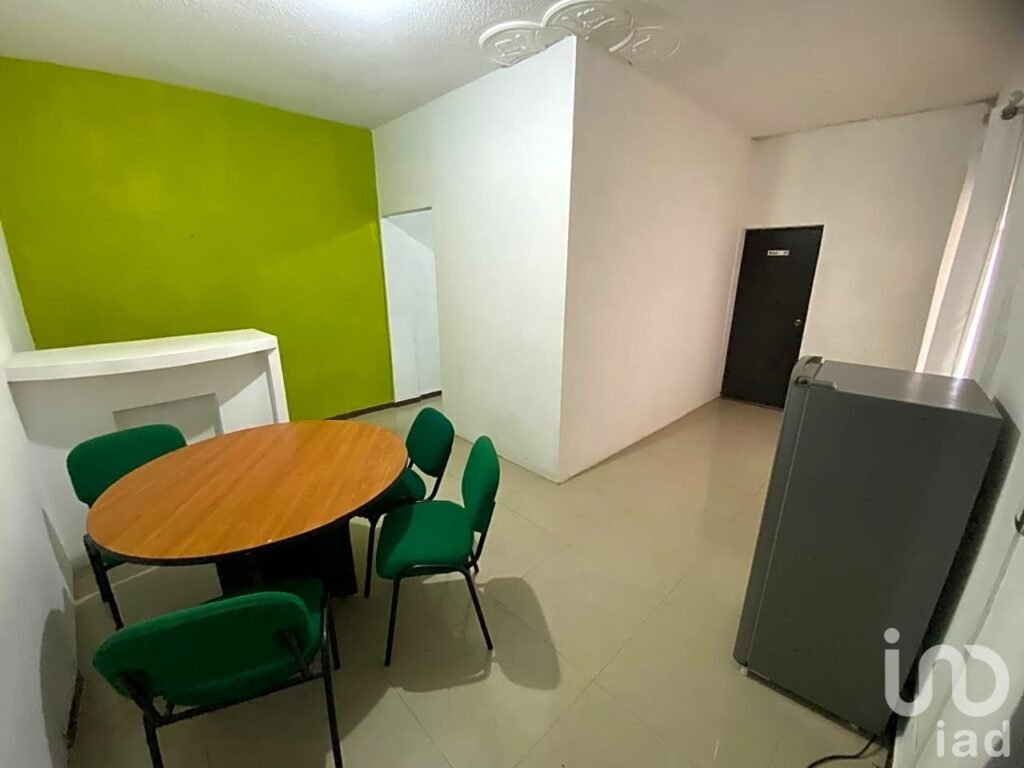 Renta de locales, adaptables para oficinas, consultorios o comercio, excelente ubicación.