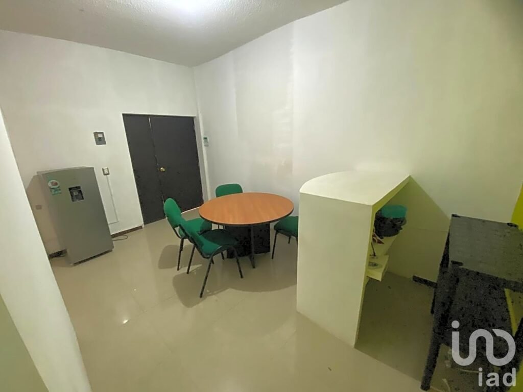 Renta de locales, adaptables para oficinas, consultorios o comercio, excelente ubicación.