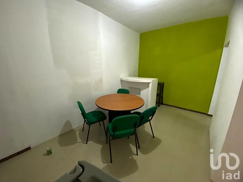 Renta de locales, adaptables para oficinas, consultorios o comercio, excelente ubicación.