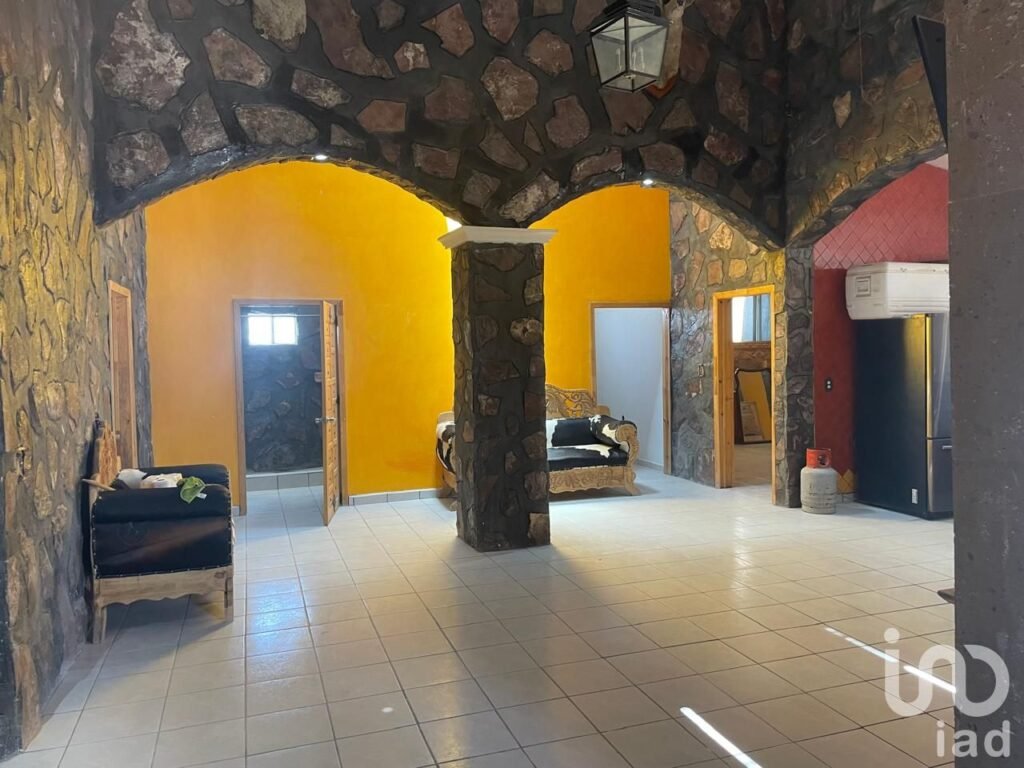 RANCHO EN SAMALAYUCA CON 11 CABAÑAS CONSTRUIDAS