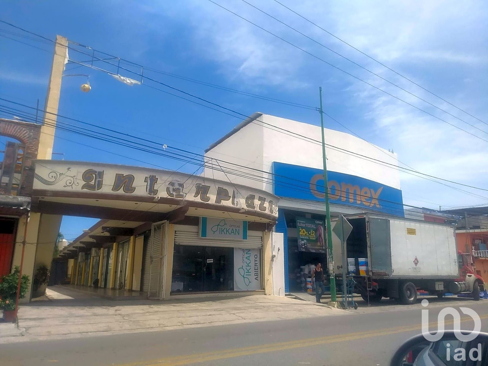 Plaza Comercial en Renta completa o por local, en Miacatlán Centro, Morelos – 300 m² Disponibles