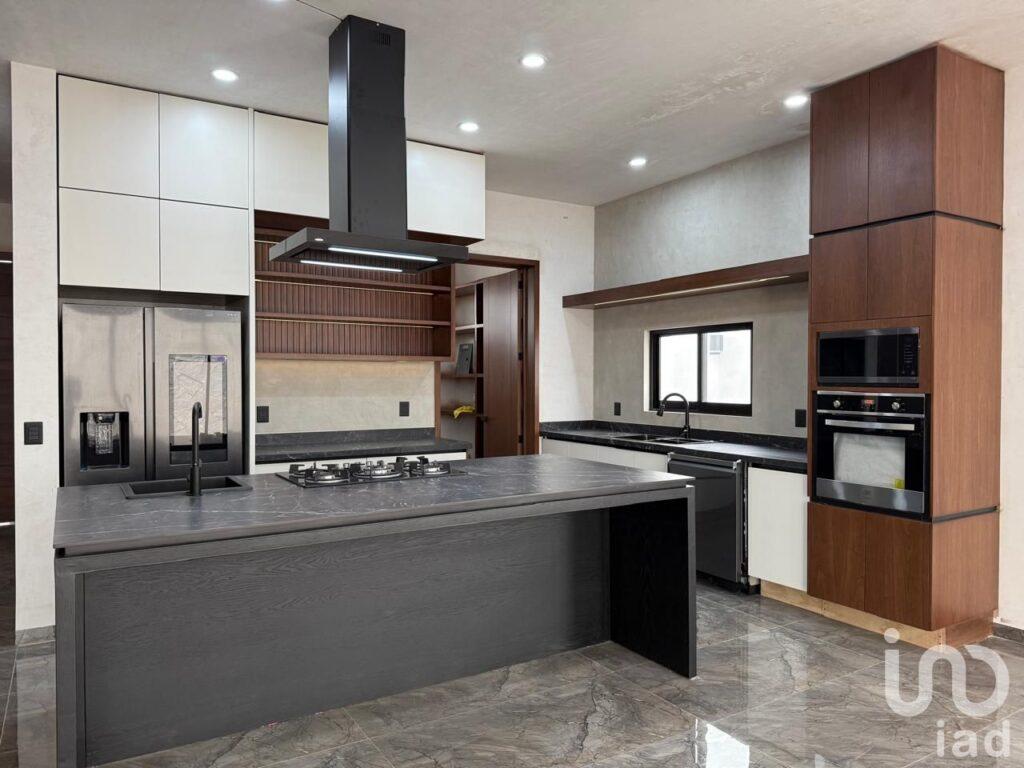 Casa en Venta en Parques Vallarta, Zona Real