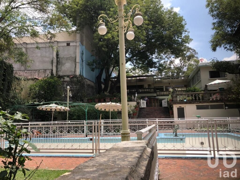 Terreno 2,632m² con construcción en Insurgentes Sur, ideal para Oficinas, Centro Médico o Comercial