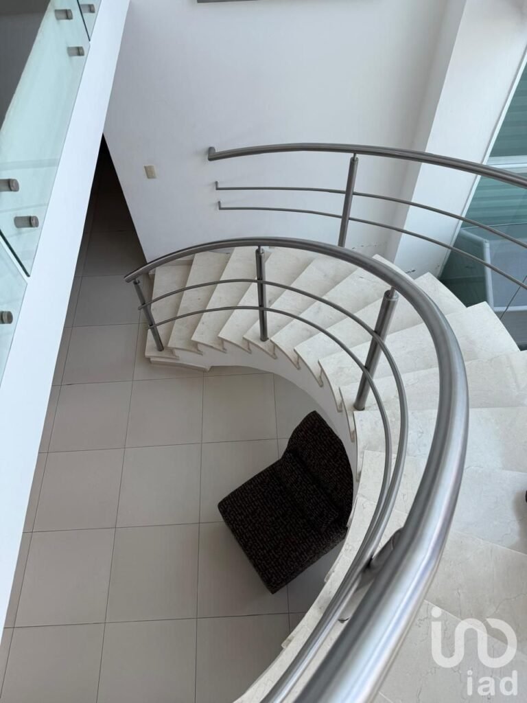 CASA EN VENTA  FRACC. CASA FUERTE, TLAJOMULCO, JALISCO