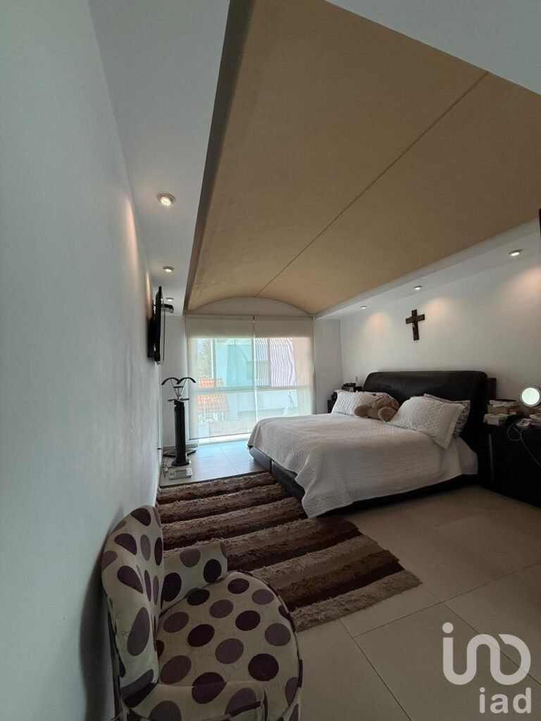 CASA EN VENTA  FRACC. CASA FUERTE, TLAJOMULCO, JALISCO