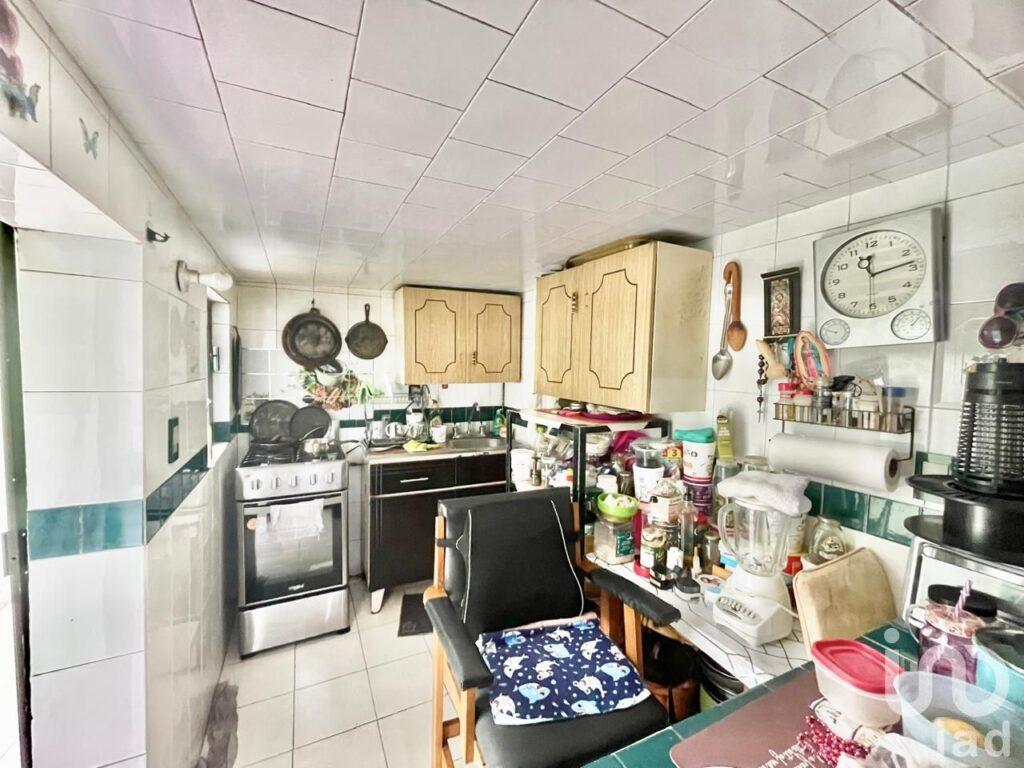 CASA EN VENTA, ECUATORIANOS 73