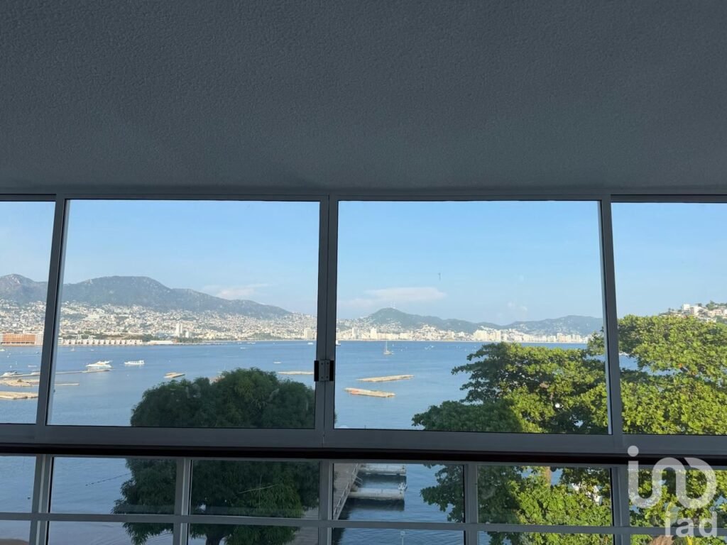 Se vende departamento con vista  a la Bahía en los Cocos  Acapulco