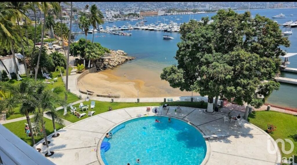 Se vende departamento con vista  a la Bahía en los Cocos  Acapulco