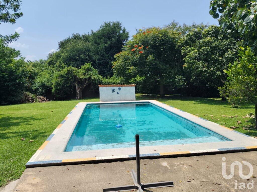 Casa sola  con alberca y jardin en Yautepec, Morelos