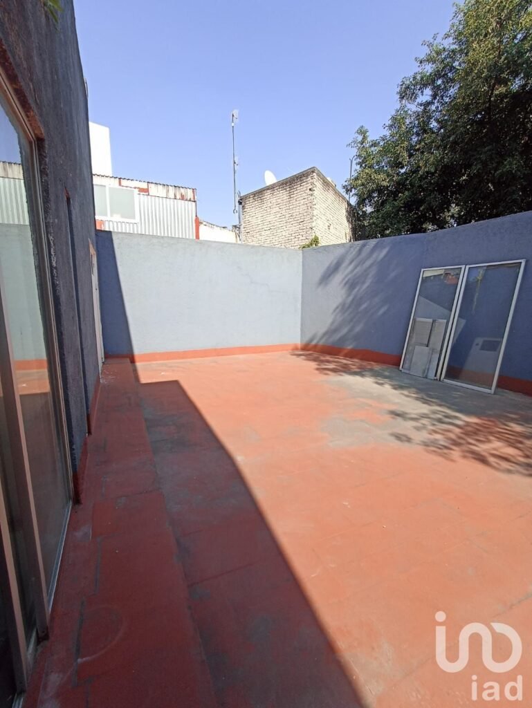RENTA DE EDIFICIO COMERCIAL CON PUNTO DE VENTA, DIVISIÓN DEL NORTE, COLONIA DEL VALLE CENTRO.