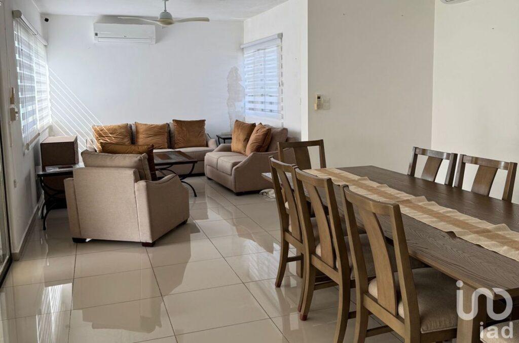 Amplia Casa 4 Recs con Alberca y Terraza Techada Norte Mérida