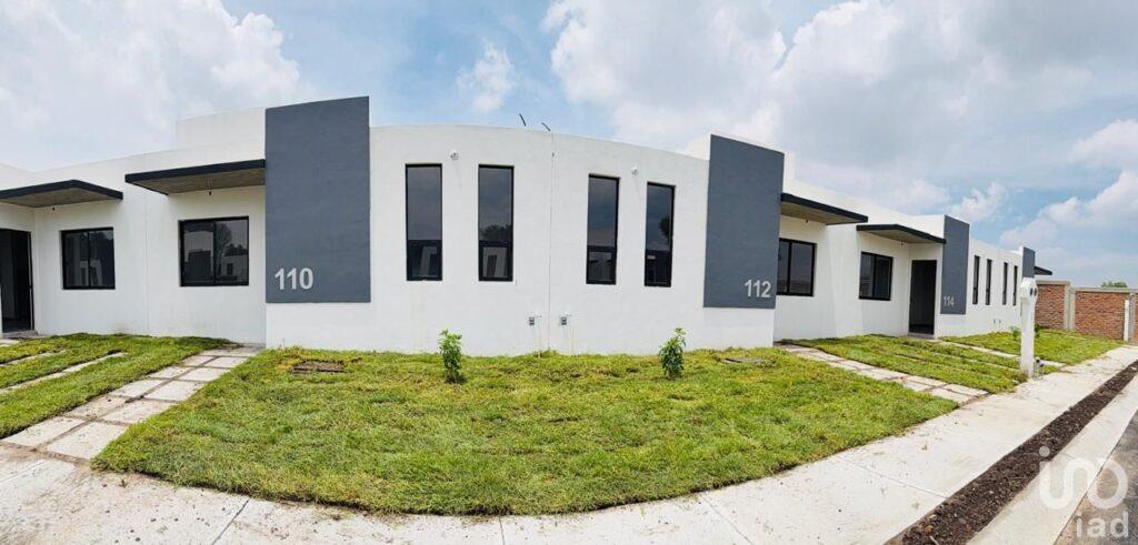 casa en venta Celaya, a 1km de Gamesa, planta sabritas, Pepsi Mega, cercania puertas de santa maria.