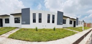 casa en venta Celaya, a 1km de Gamesa, planta sabritas, Pepsi Mega, cercania puertas de santa maria. casa en venta Celaya, a 1km de Gamesa, planta sabritas, Pepsi Mega, cercania puertas de santa maria.