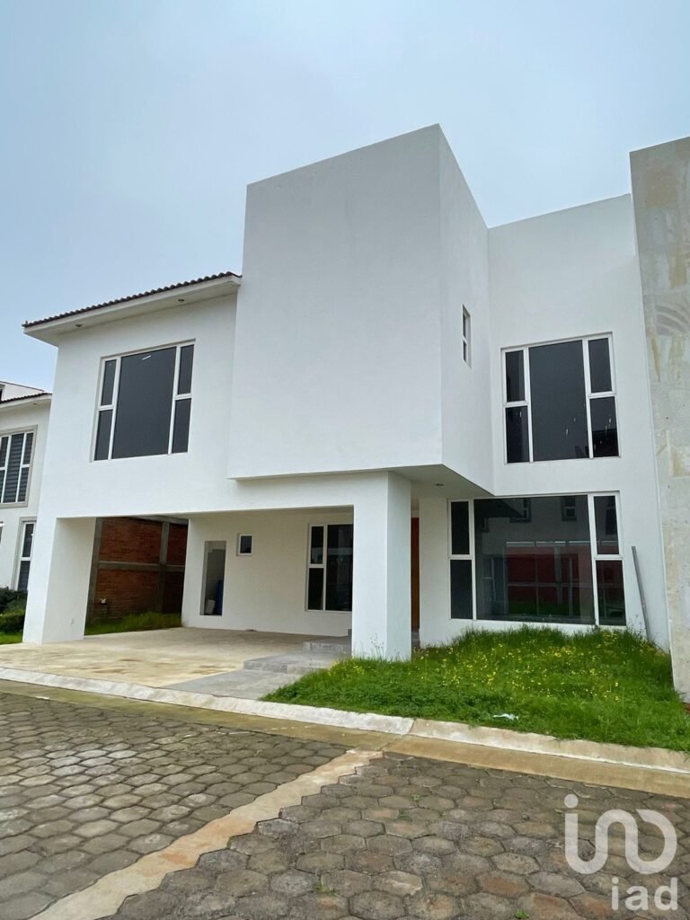 Casa en Venta en Privada en Barrio de San Miguel, Metepec, Estado de Mexico