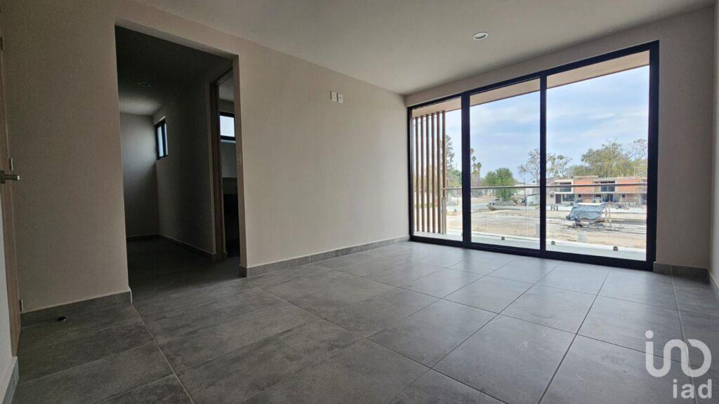 Urquijo Residencial Celaya – cerca de Liverpool y colegios UTEC, y av Irrigacion