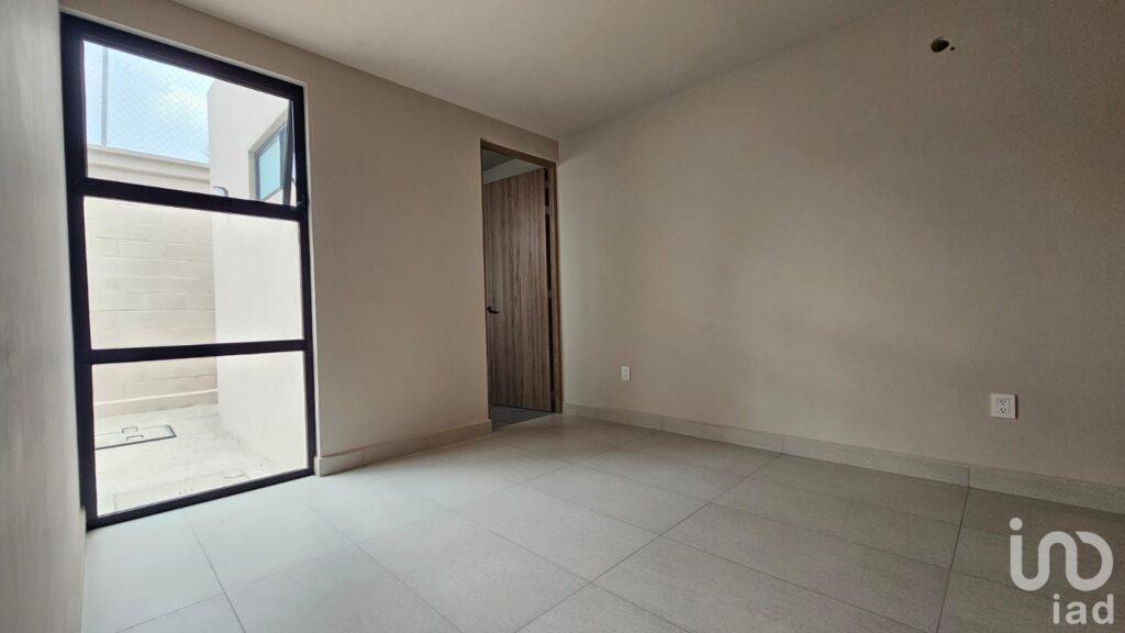 Urquijo Residencial Celaya – cerca de Liverpool y colegios UTEC, y av Irrigacion