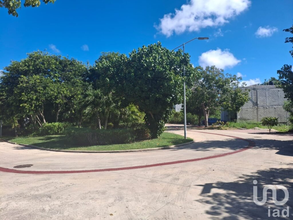 Terreno residencial en Altozano - Venta