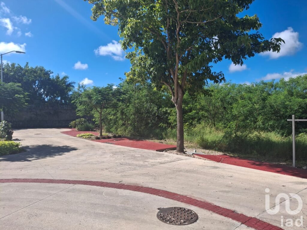 Terreno residencial en Altozano - Venta