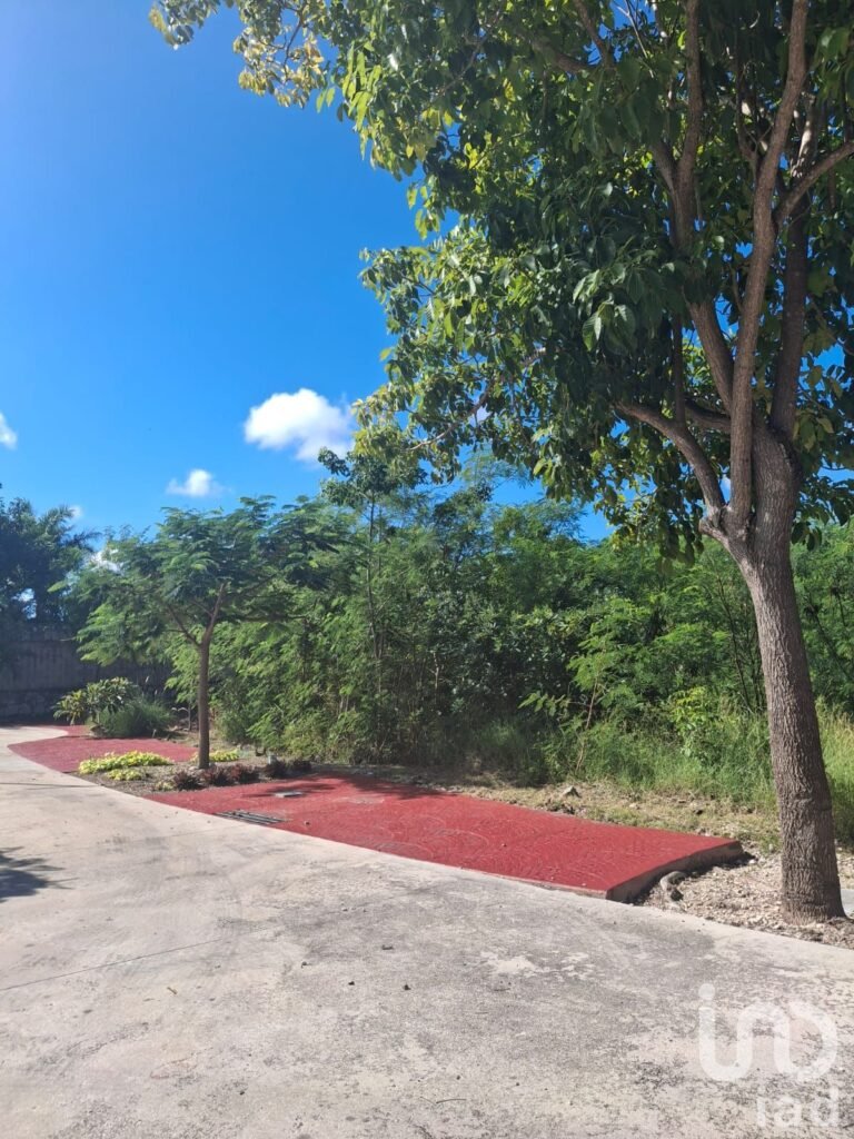 Terreno residencial en Altozano - Venta