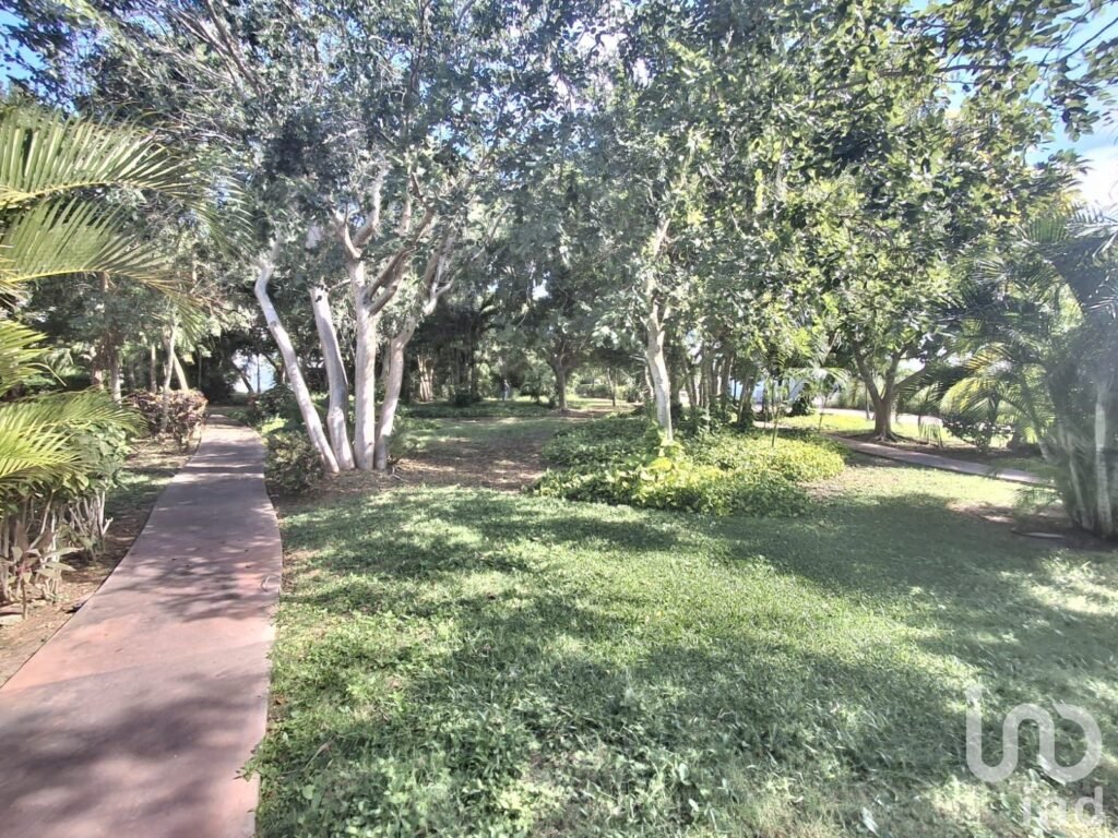 Terreno residencial en Altozano - Venta