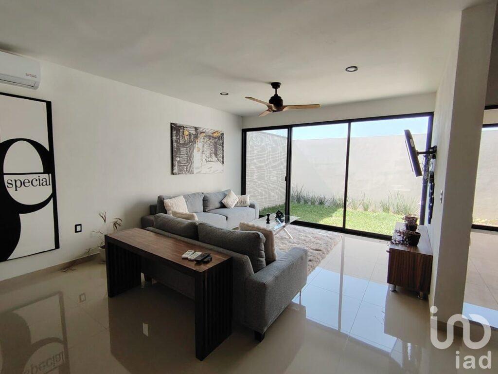 CASA NUEVA EN VENTA UNA SOLA PLANTA EN COTO PRIVADO DOS RECAMARAS, RUMBO A ALTOZANO, COLIMA